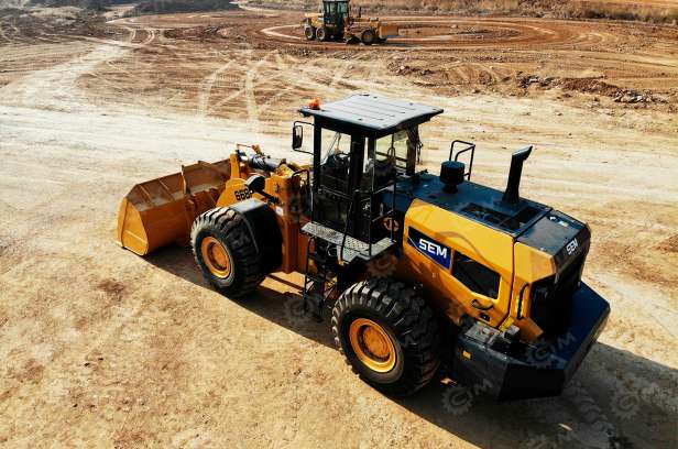 Фронтальный погрузчик Shandong S E M 6 68F