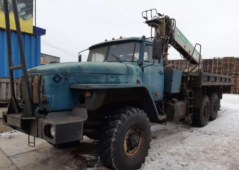 Манипулятор иф 300C-03 на шасси урал 4320-1951-40