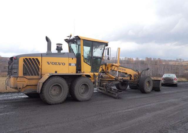 Грейдер полноприводный самоходный volvo G976