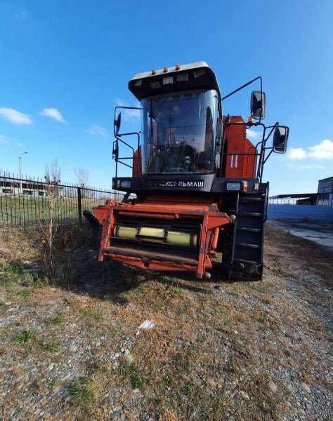 Комбайн кзс-1218 полесье