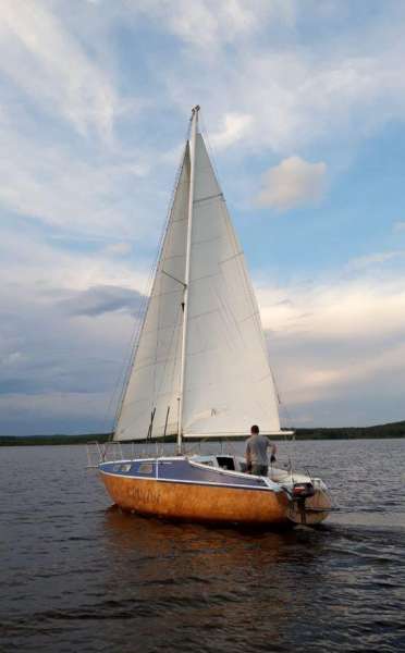 Яхта парусная 1/4-тонник