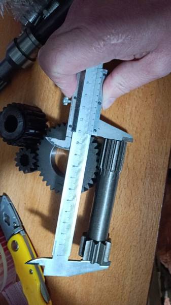 Bonfiglioli вал редуктора хода