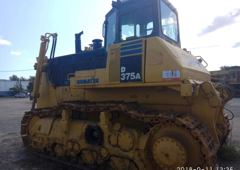 Komatsu D375A-5