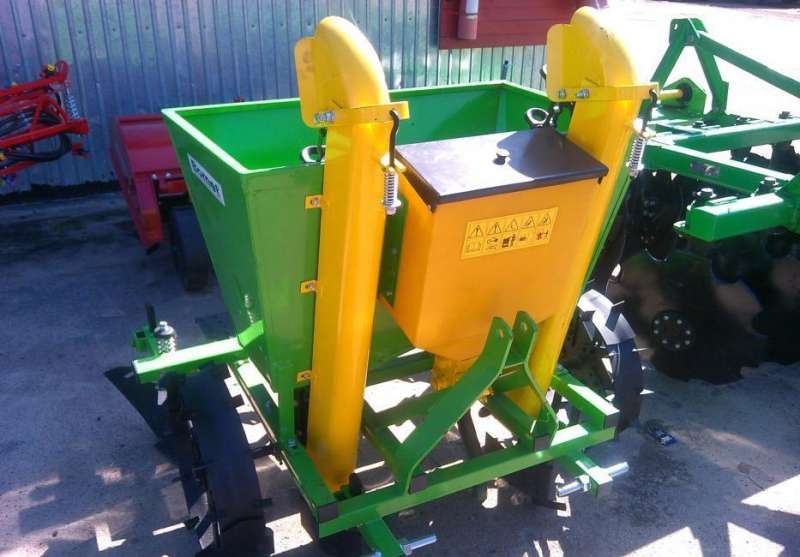 Картофелесажалка 2х рядная, навесного типа