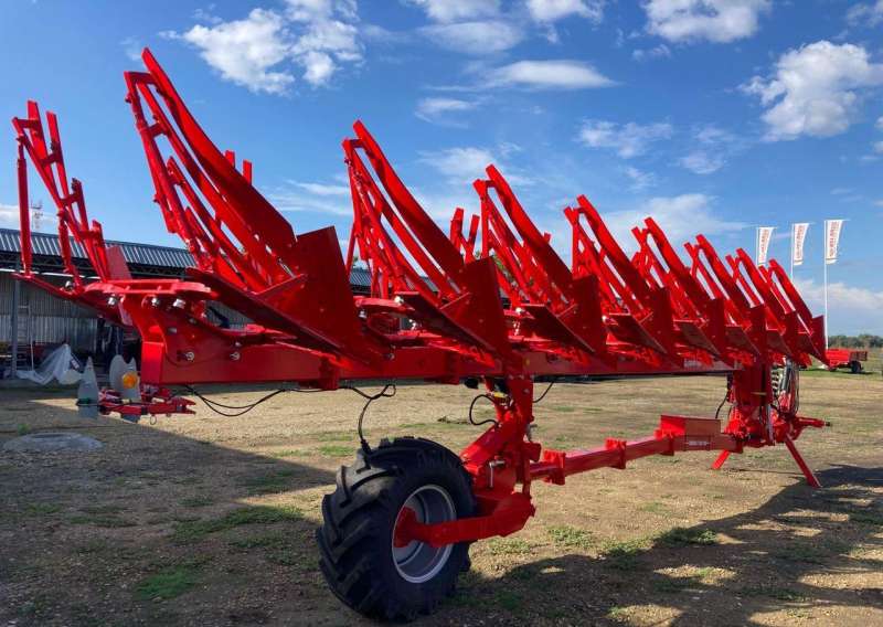 Полунавесной оборотный плуг orion 180 9S