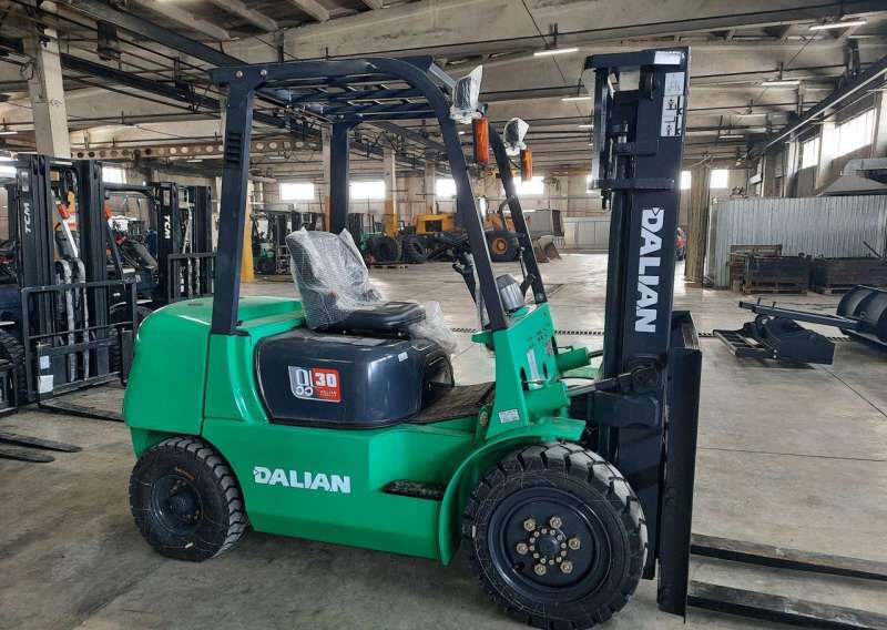 Вилочный погрузчик Dalian CPCD30FB, 2022