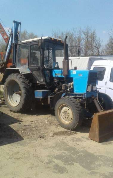 Экскаватор с отвалом на базе мтз 82 эо 2621