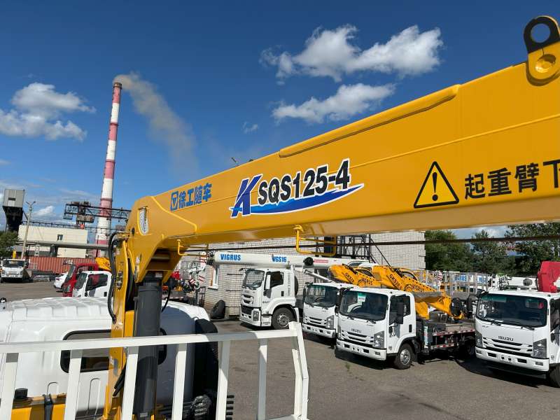 Isuzu 4x2 дв 139kw 6 тонн c кму XCMG SQS125 гп 5т