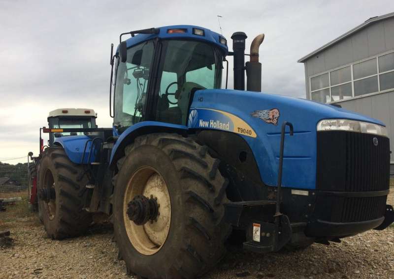 Трактор New Holland T9040