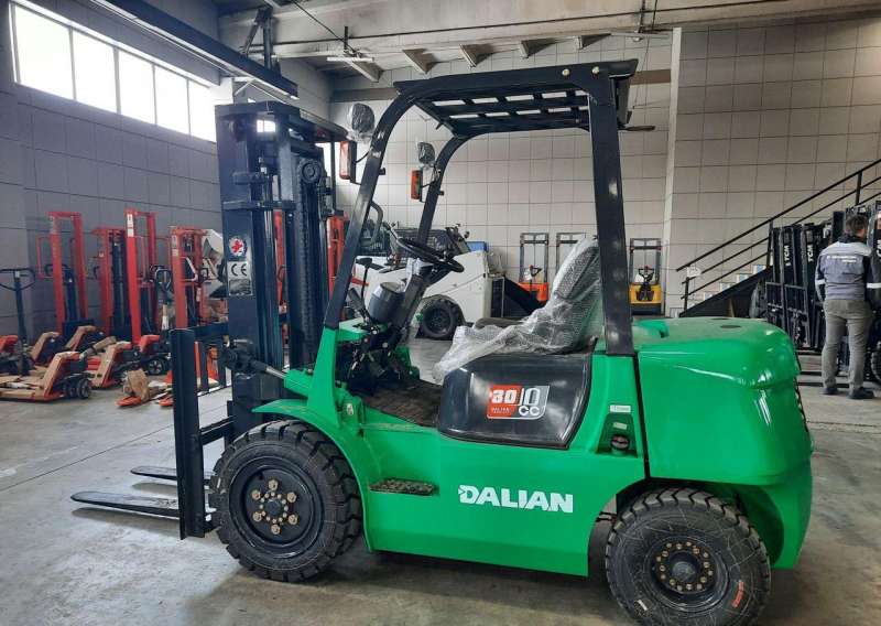 Вилочный погрузчик Dalian cpcd30DB
