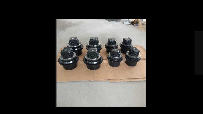 Редуктор хода мини экскаватора ХендайХундай