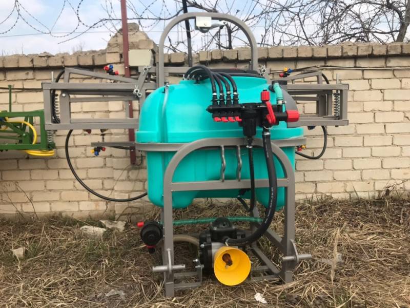 Опрыскиватель навесной усиленный OGR 200 литров 8м