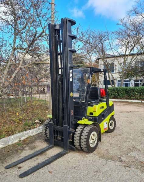 Вилочный погрузчик Clark C30G, 2014