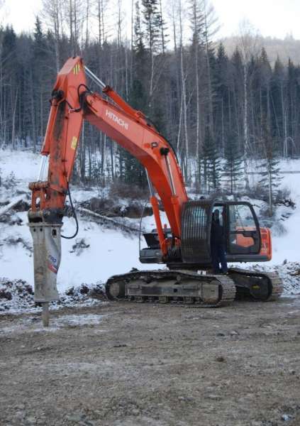 Аренда гидромолота F 35 на экскаваторе Hitachi 330