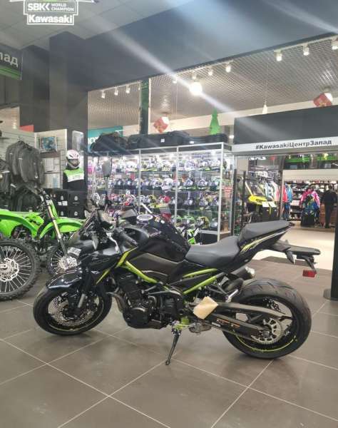 Kawasaki Z900 Черный
