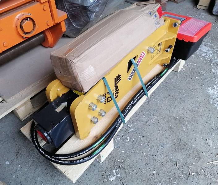 Гидромолот на мини-экскаватор Hitachi ZX 33U 55U EX 75U