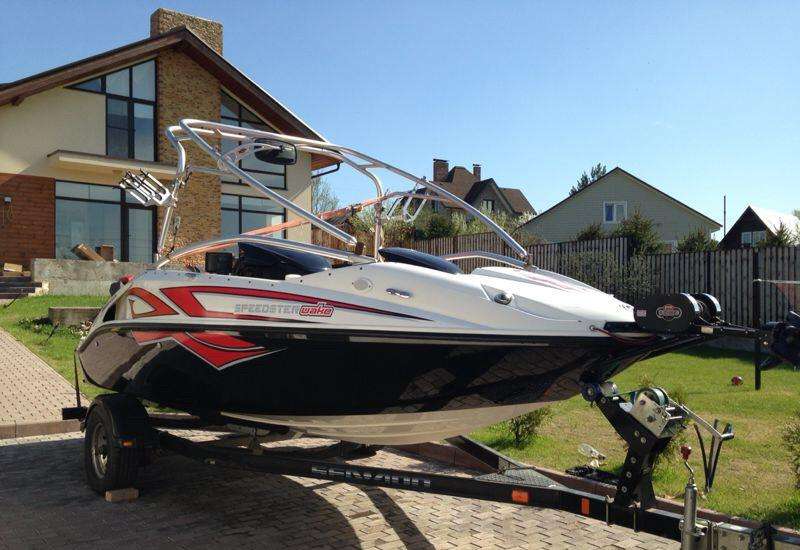 BRP Sea-Doo Speedster 200 wake