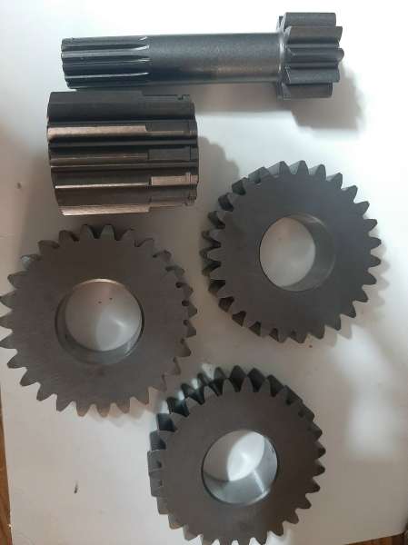 Хитачи zx25  Hitachi ZX25 запчасти для редуктора хода