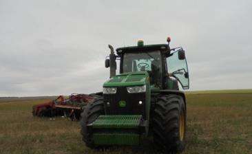 Трактор John Deere 8335 R (335 л.с.)