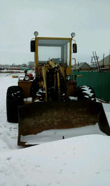 Фронтальный погрузчик UN -053