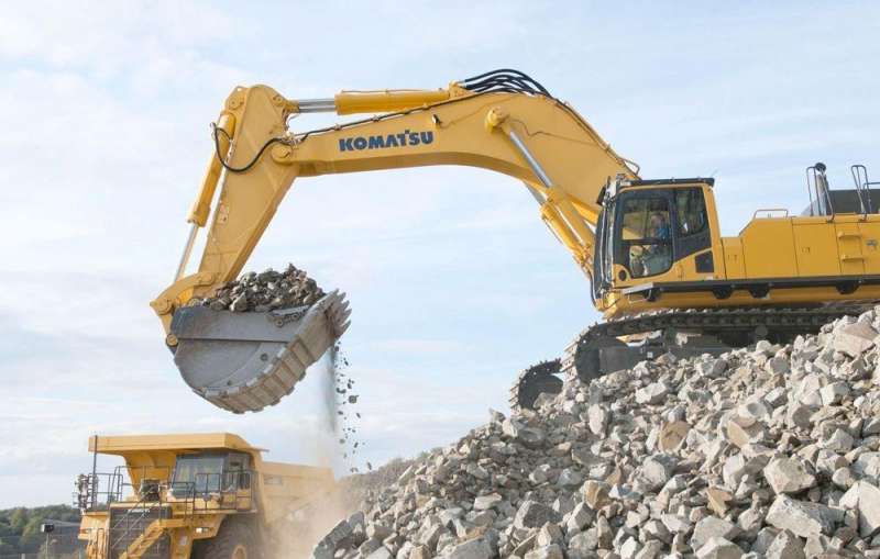 Экскаватор komatsu с объемом ковша 2,8 м3