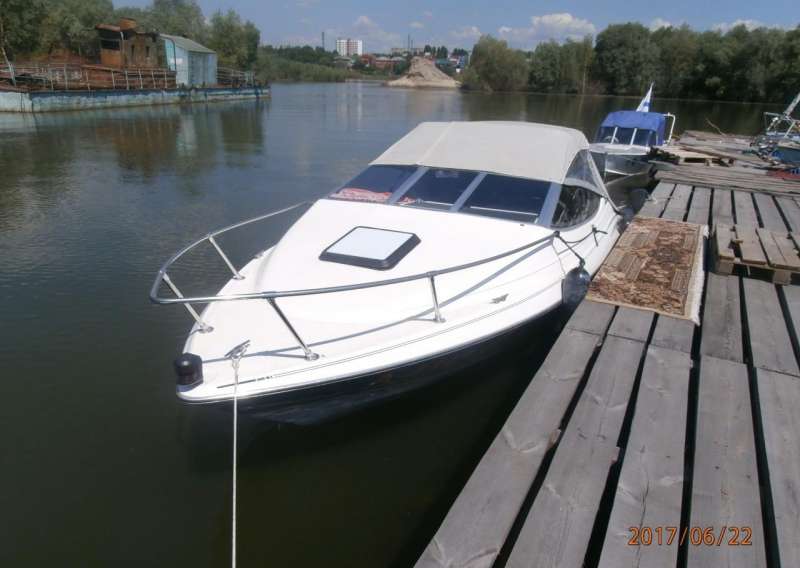 Катер "Bayliner Capri 2052"