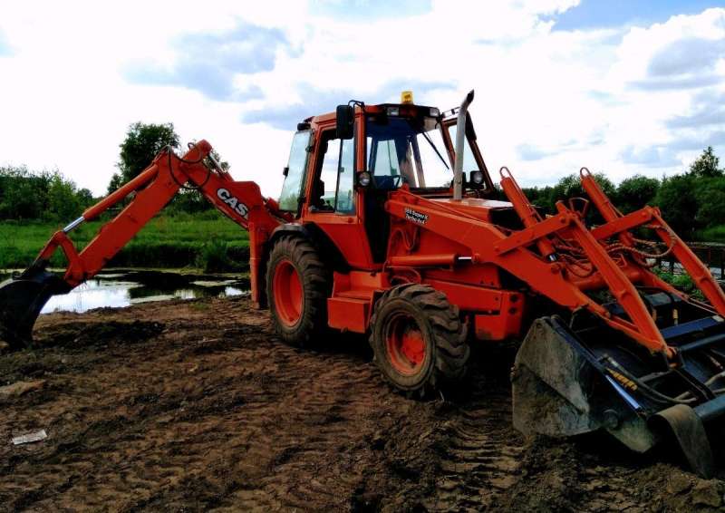Экскаватор погрузчик Case jcb 4х4