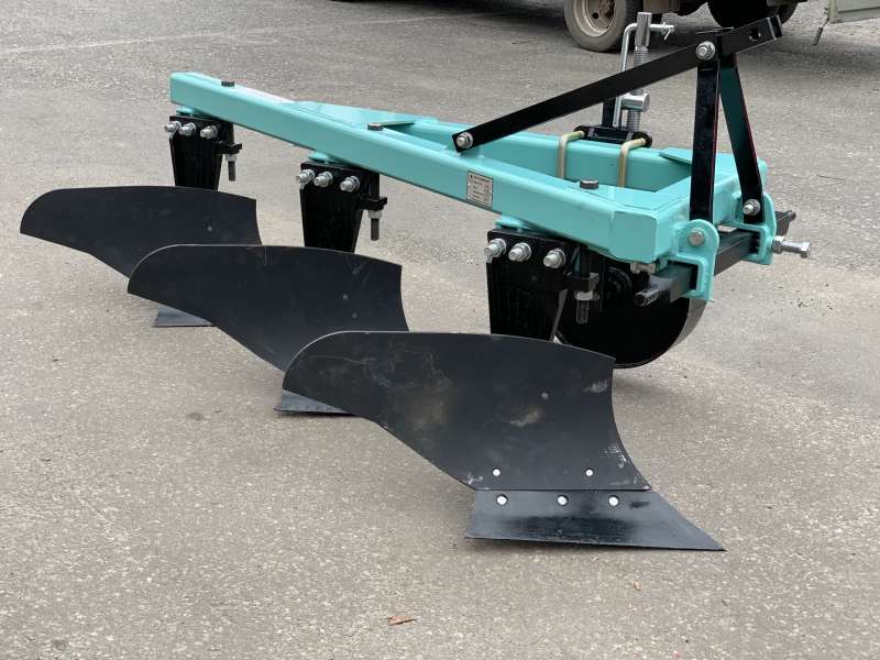 Плуг отвальный навесной плнм 3-35 на мтз