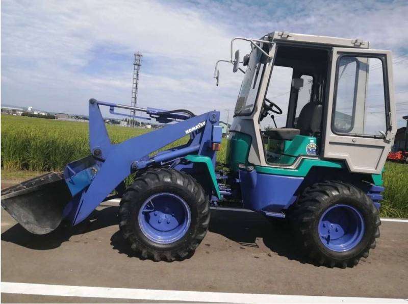 Погрузчик малый фронтальный komatsu wa40