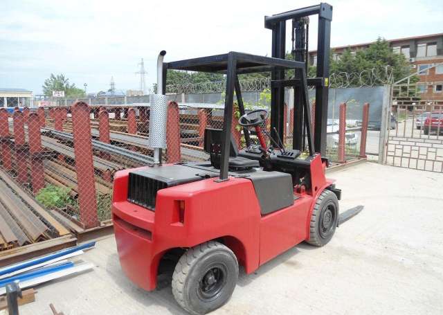 Погрузчик вилочный болгарский дв 1792 3.5т 4.5м