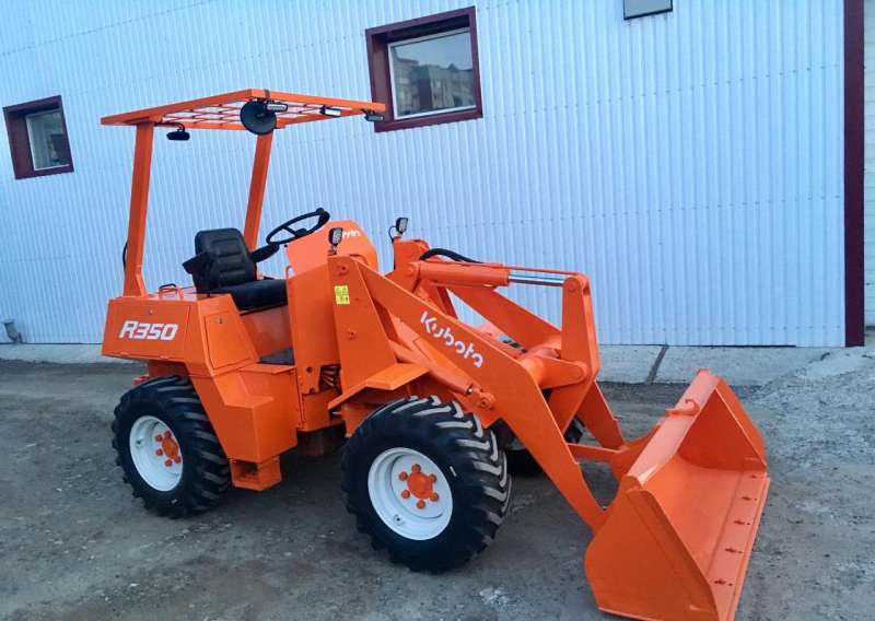 Kubota R350 фронтальный погрузчик