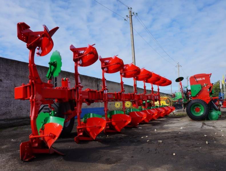 Плуг полунавесной оборотный ibis xl unia