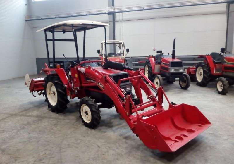 Трактор Yanmar F20D с фронтальной установкой