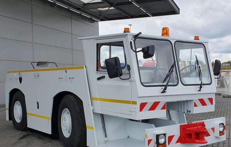 Аэродромный тягач PushBack Tractor Tracma TMX 400