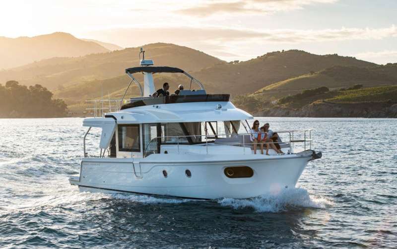 Beneteau Swift Trawler 41 Flybridge