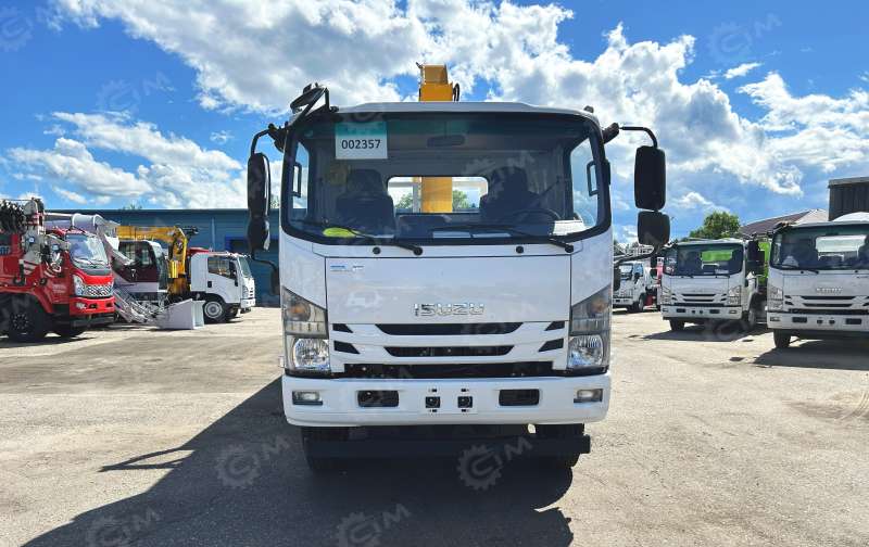 Грузовик Isuzu 139kw, спальник,4х2 , гп 6 т, КМУ гп 5 т