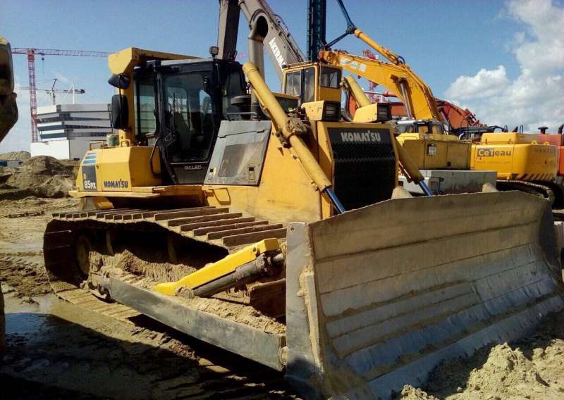 Komatsu D85PX-15, 2004