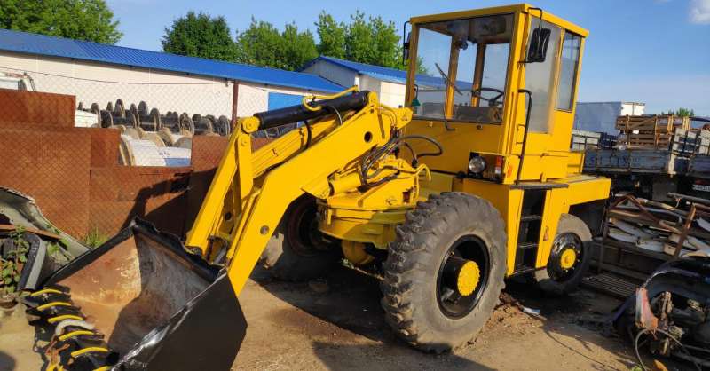 Фронтальный погрузчик Detva UN-053