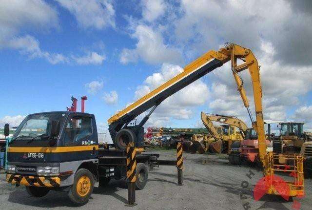 Mitsubishi Canter автовышка коленчатая Tadano AT15