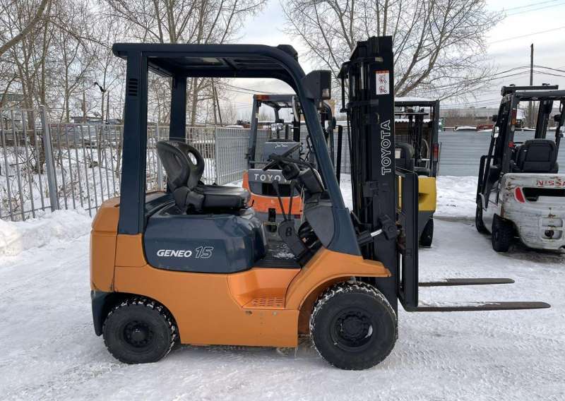 Вилочный погрузчик Toyota 7FD15, 2000