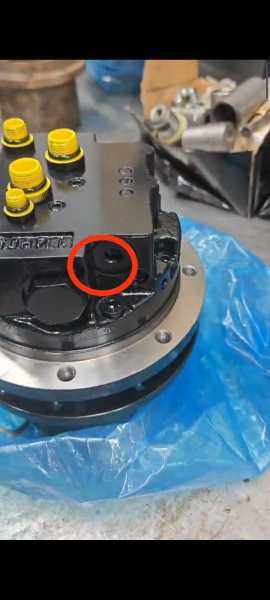 Редуктор хода Kubota U30U35RX302RX303RX403