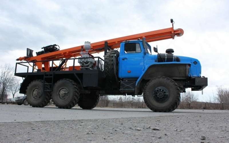 Буровая установка Урб 2А2 на шасси Урал