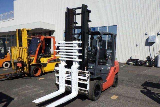 Вилочный погрузчик Toyota 8FD25