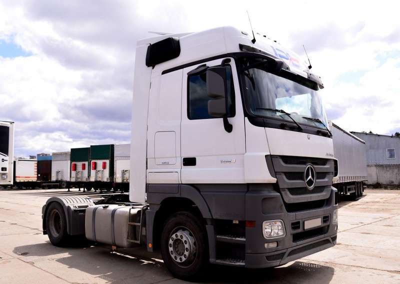 Седельный тягач Mercedes-Benz 2018 года