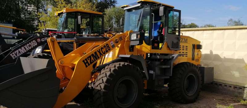 Фронтальный погрузчик HZM XC 28 джойстик