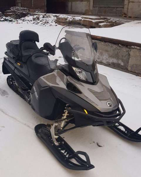 BRP 1200 Ski-Doo Expedition