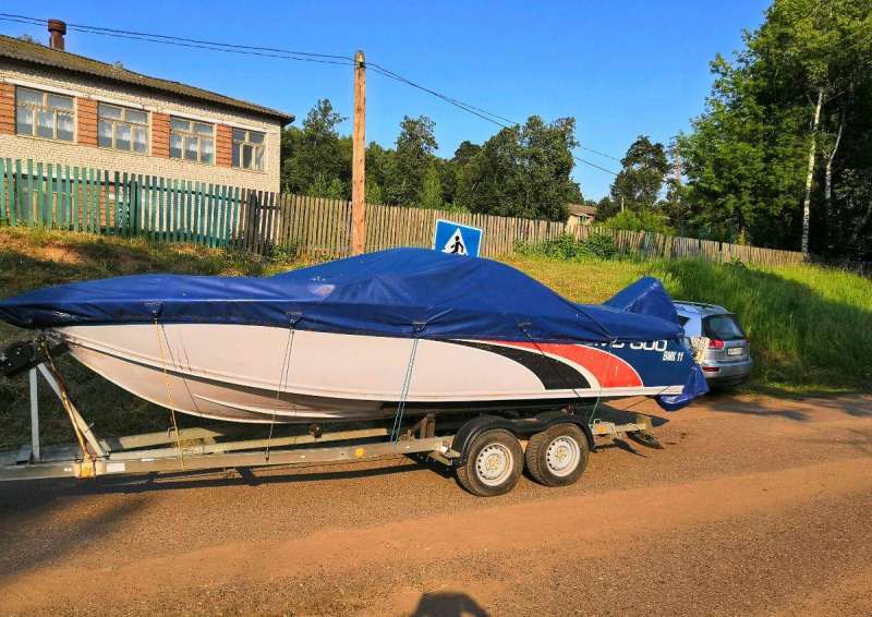 Катер UMS - 600