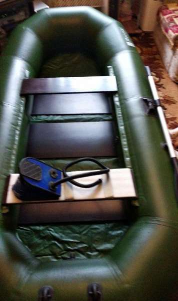 Продам лодку пвх Муссон 3000 рстр