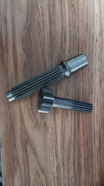 Wacker neuson et 18 вал редуктора хода и гидромотора