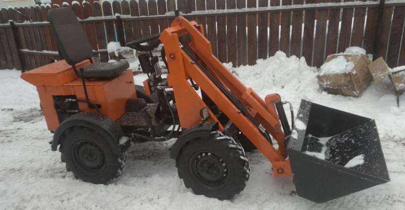 Мини погрузчик 4*4